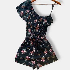 Mimi Chica Black Floral Romper new w/o tags
